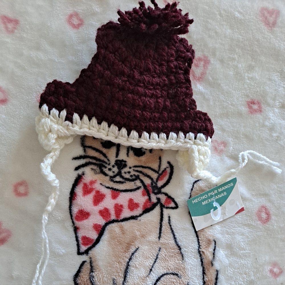 Cat's handmade crochet bennie - New